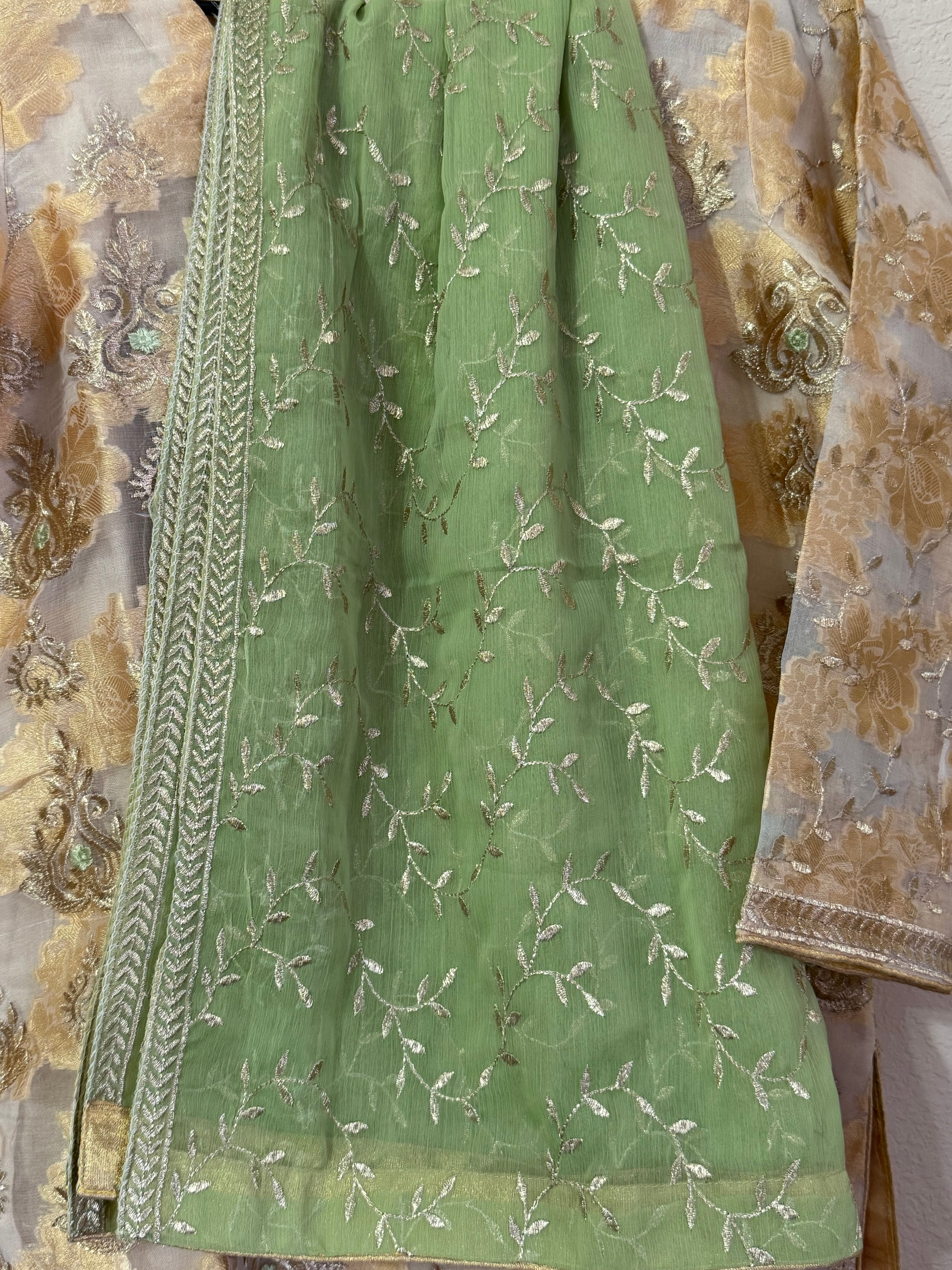 6 BRAND NEW Pakistani Sharara Suits – Size M – Never Worn