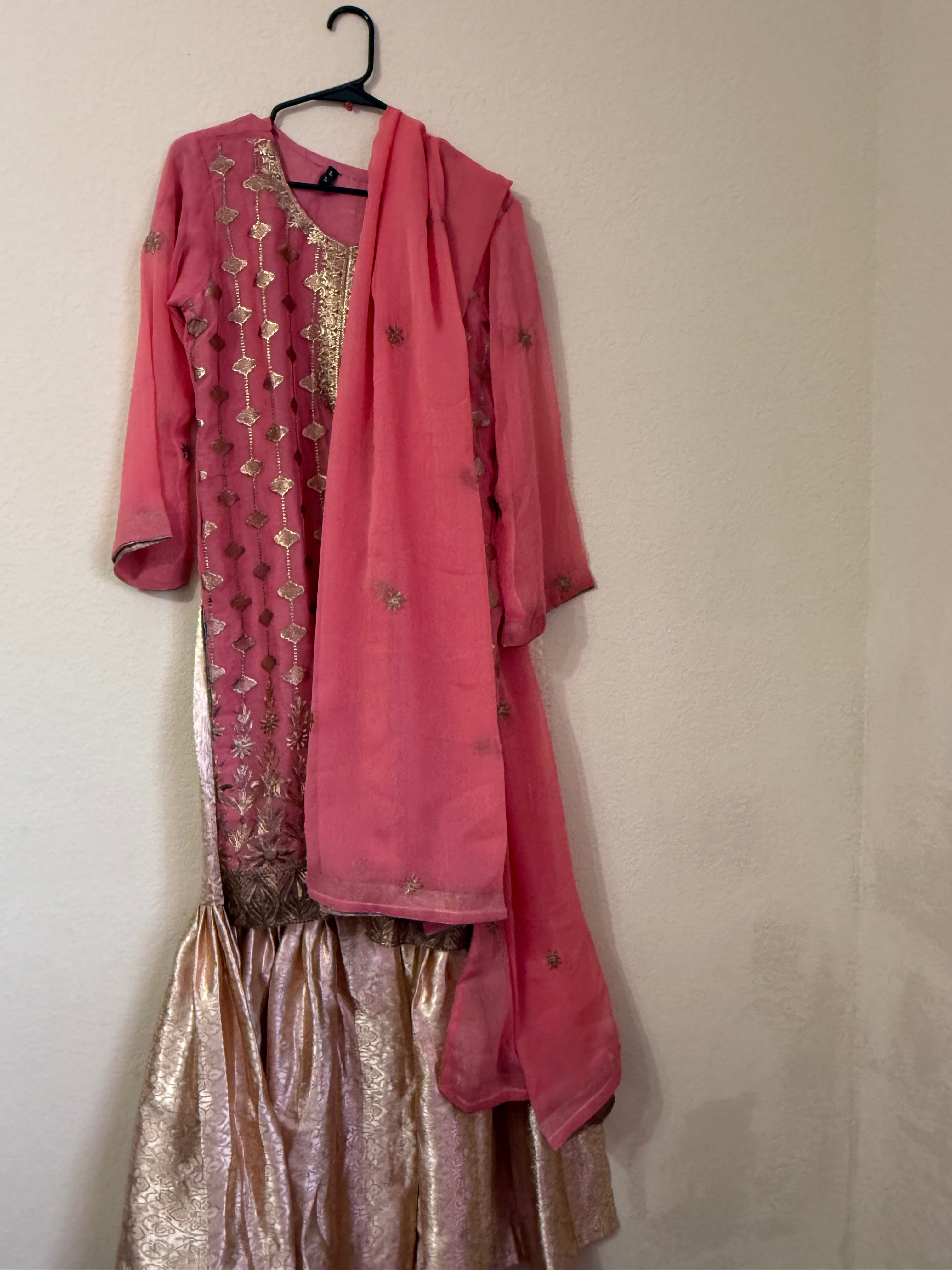 6 BRAND NEW Pakistani Sharara Suits – Size M – Never Worn